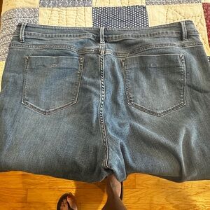 Straight leg jeans with floral embroidery